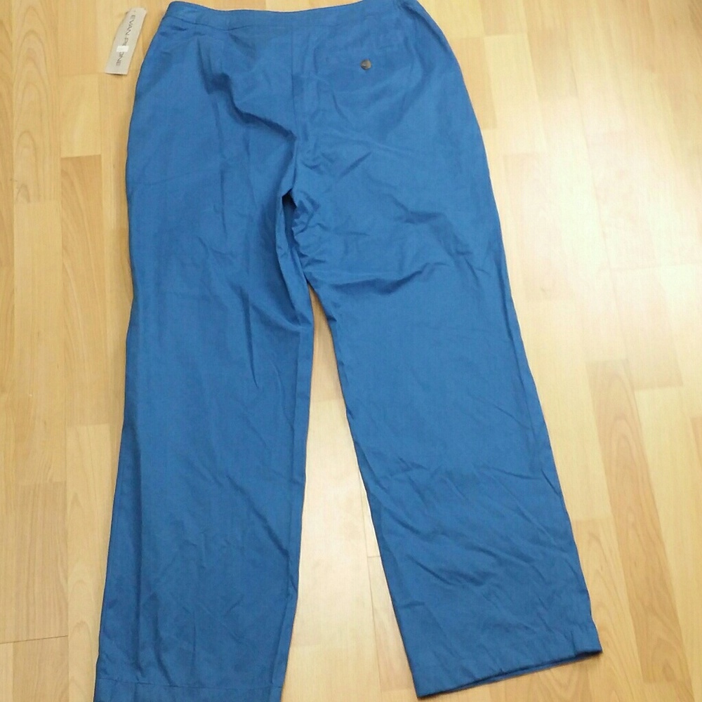 Women’s Relaxed Straight-Leg Pants in Blue - Picture 2 of 4